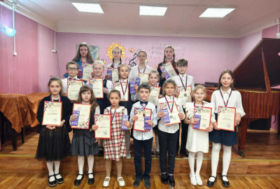 Конкурс юных пианистов "Навстречу весне"